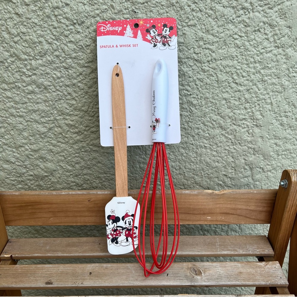 Mickey and Minnie spatula and whisk set